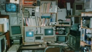 Phreaks and l33ts: Inside the early ‘90s tech scene that created L0pht, the legendary hackerspace 